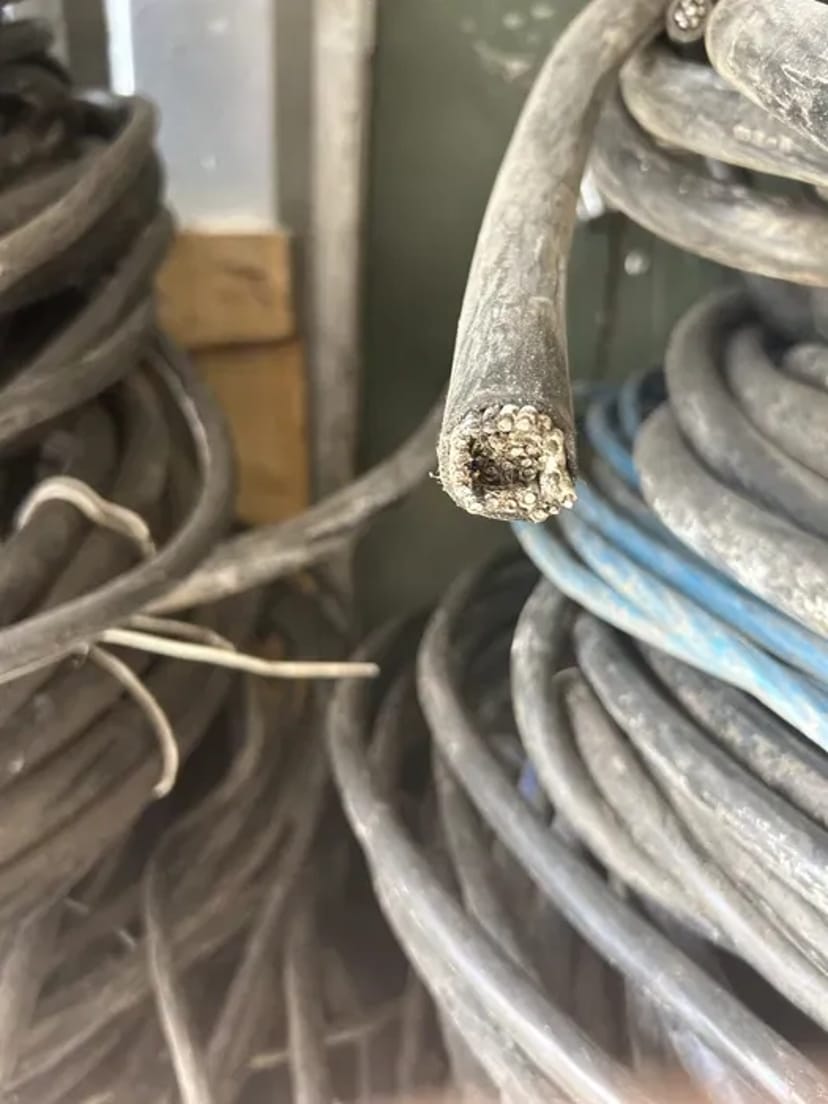 Вивіз металу міді алюмінію кабелів. Закуповуємо металобрухт по місту та району.