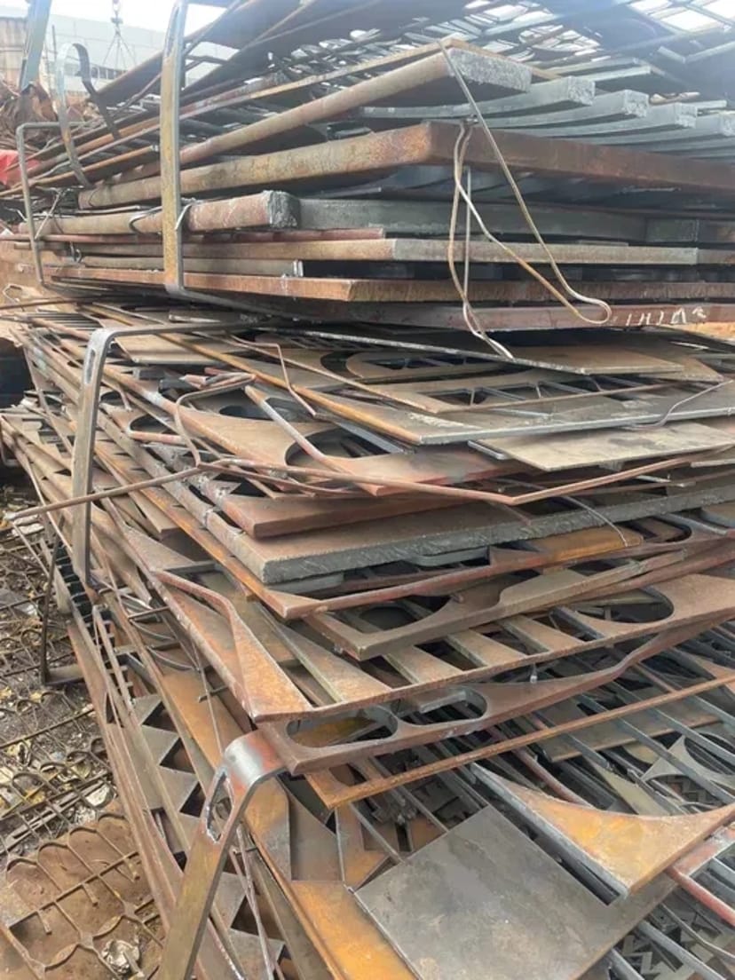 Вивіз металу міді алюмінію кабелів. Закуповуємо металобрухт по місту та району.