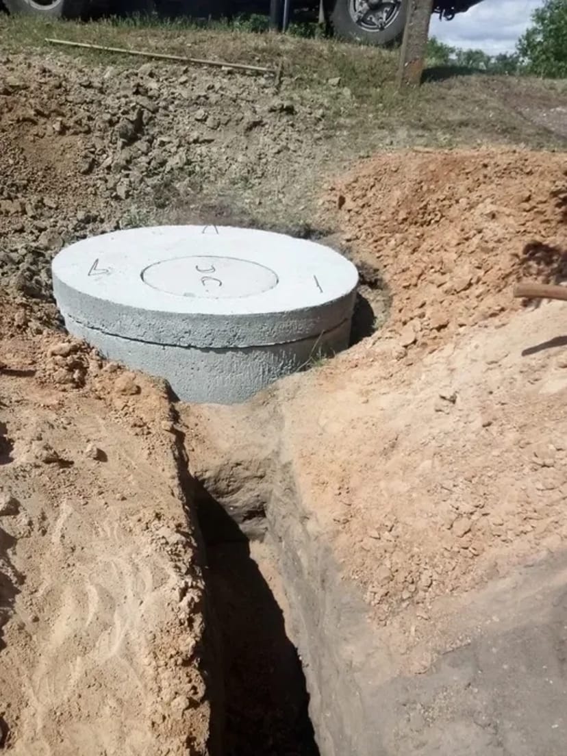 Земляные работы, копка траншей, копка септика, копка бассейна под воду, септик под ключ, копка выгребных и сливных ям под ключ, земляні роботи під ключ