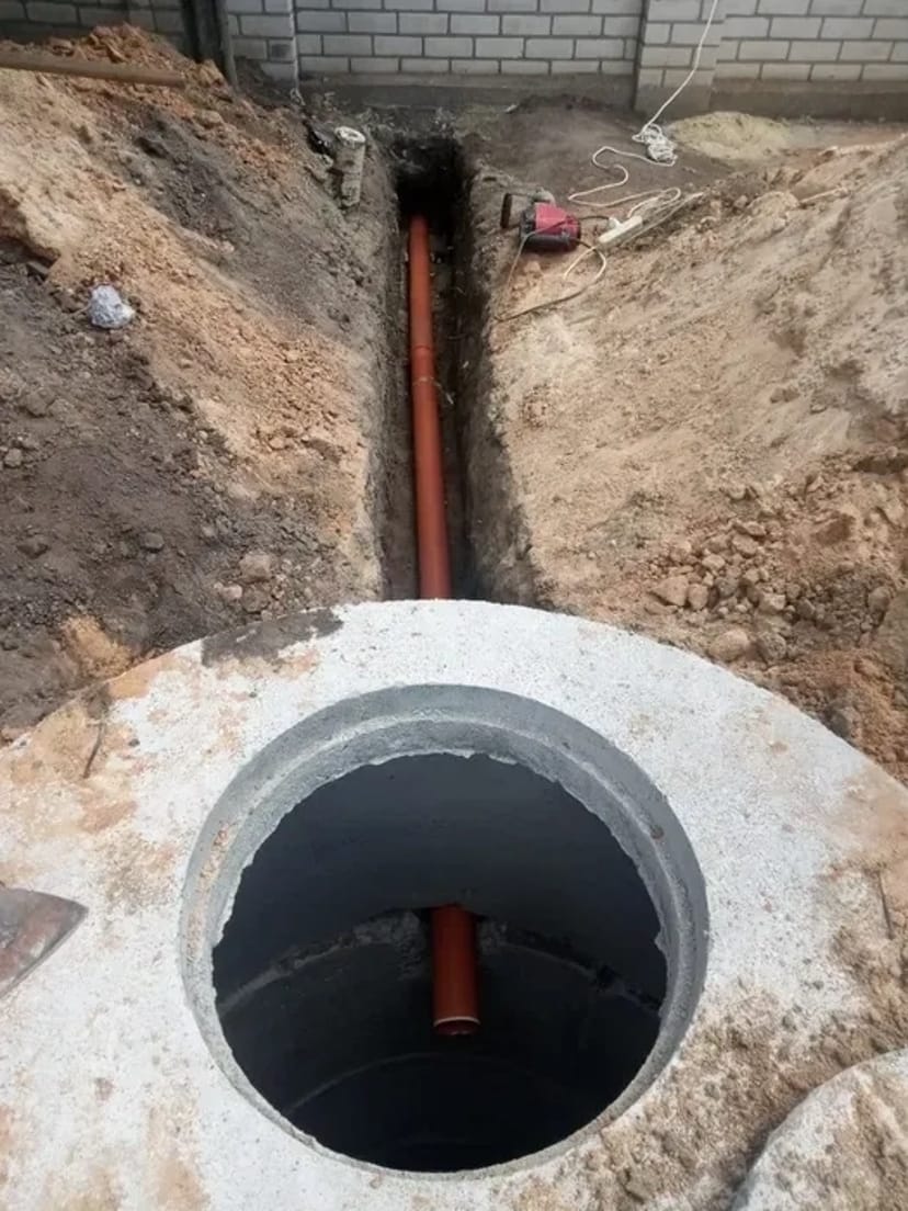 Земляные работы, копка траншей, копка септика, копка бассейна под воду, септик под ключ, копка выгребных и сливных ям под ключ, земляні роботи під ключ