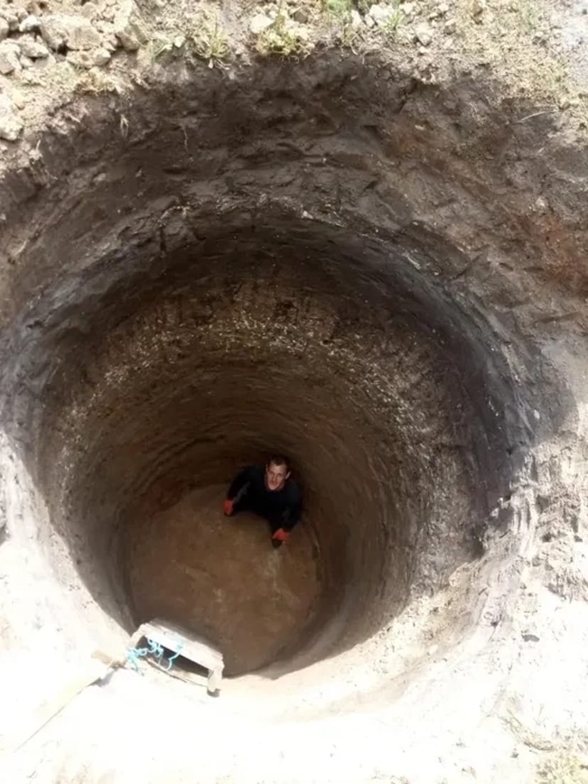 Земляные работы, копка траншей, копка септика, копка бассейна под воду, септик под ключ, копка выгребных и сливных ям под ключ, земляні роботи під ключ