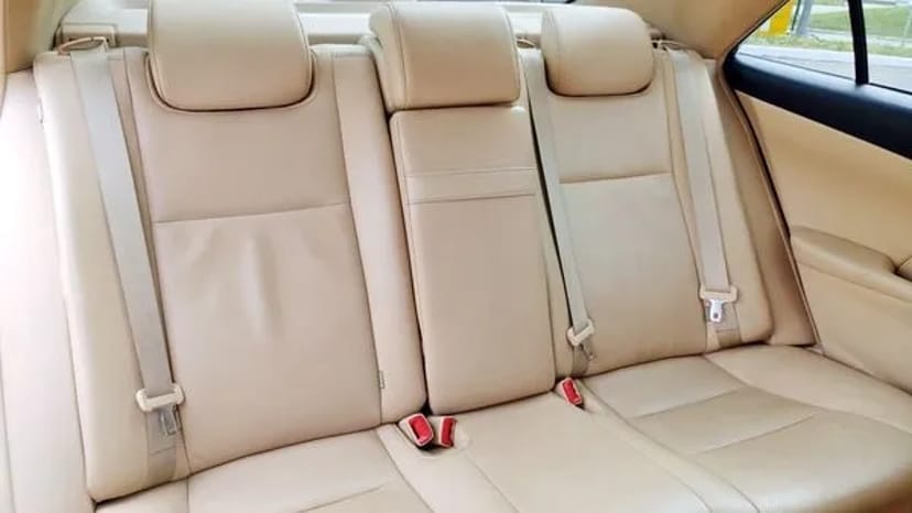 152 Toyota Camry V50 біла авто на весілля 