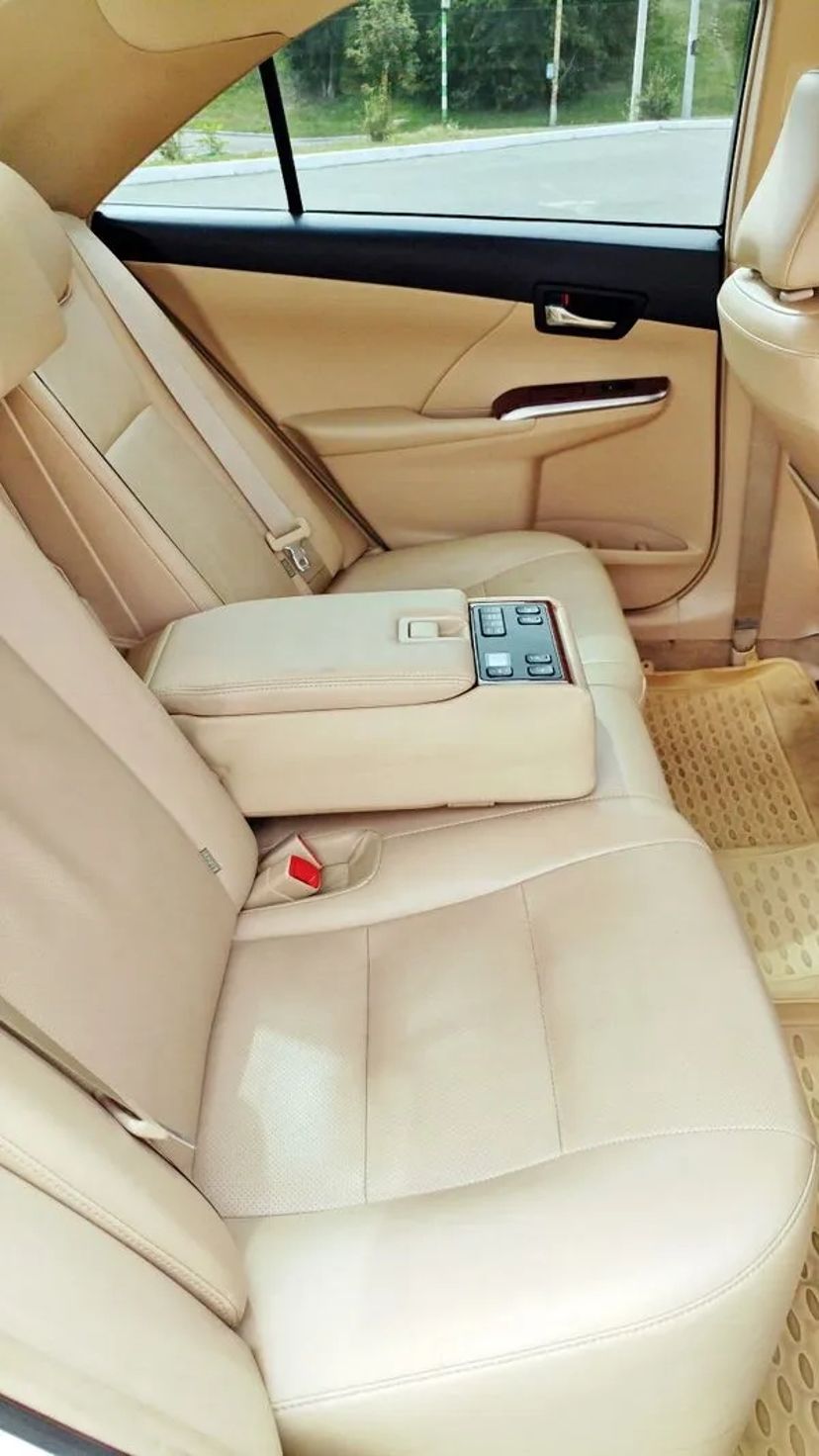 152 Toyota Camry V50 біла авто на весілля 