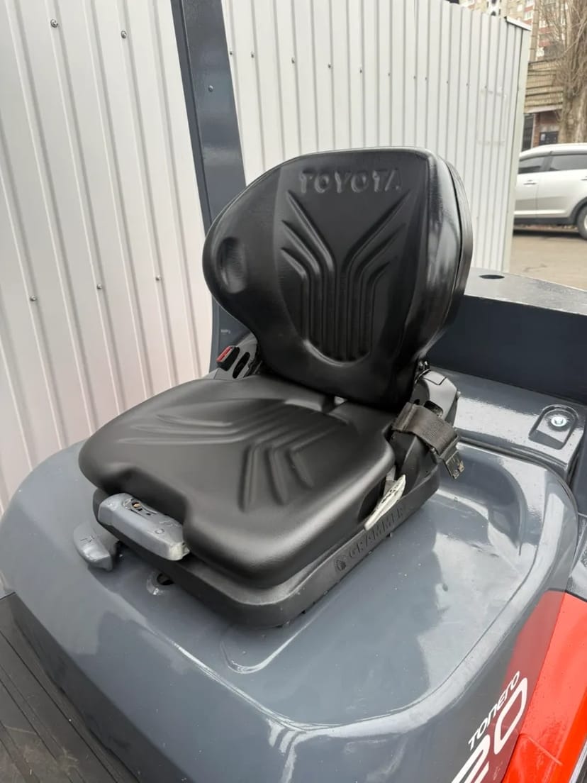 Навантажувач Toyota 02-8FDKF20