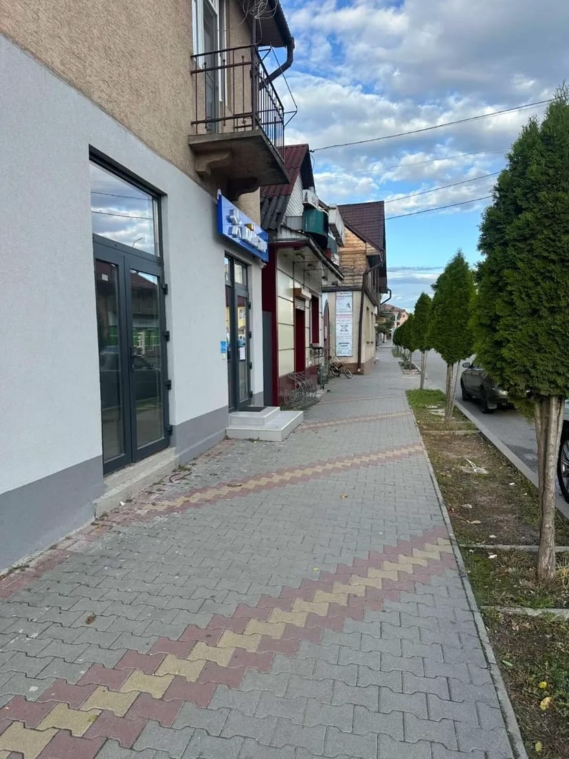 Фасадне приміщення 82 м2 в Тячівському районі