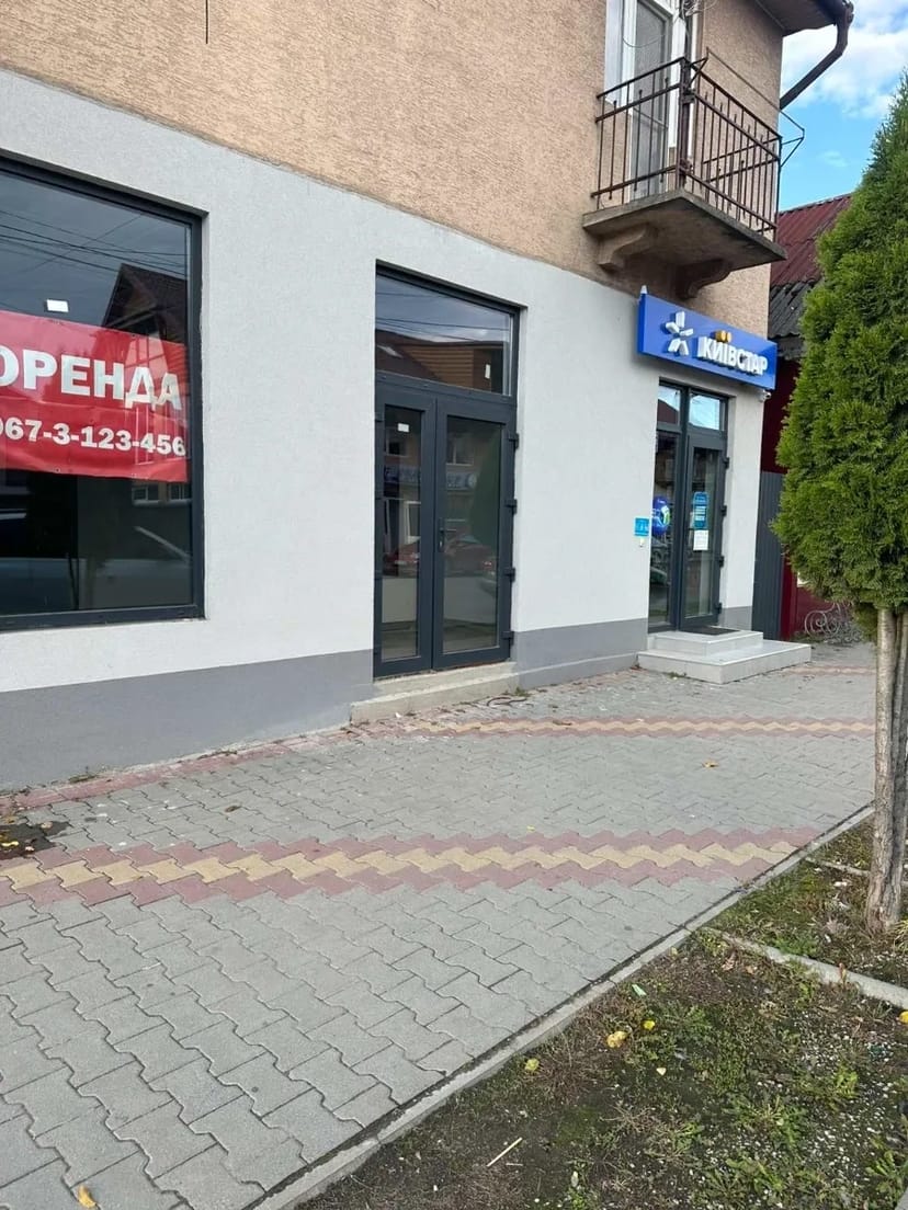 Фасадне приміщення 82 м2 в Тячівському районі