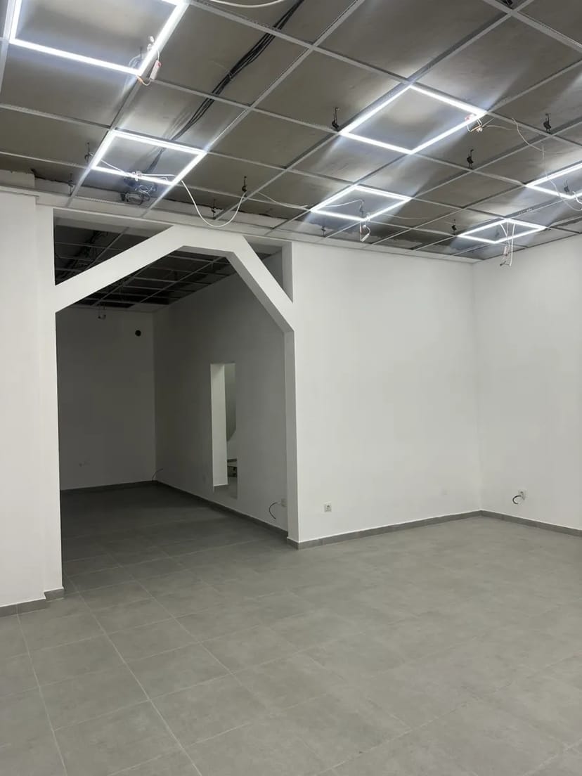 Фасадне приміщення 82 м2 в Тячівському районі