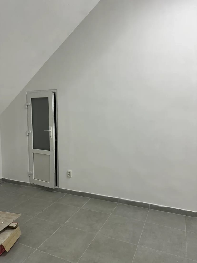 Фасадне приміщення 82 м2 в Тячівському районі