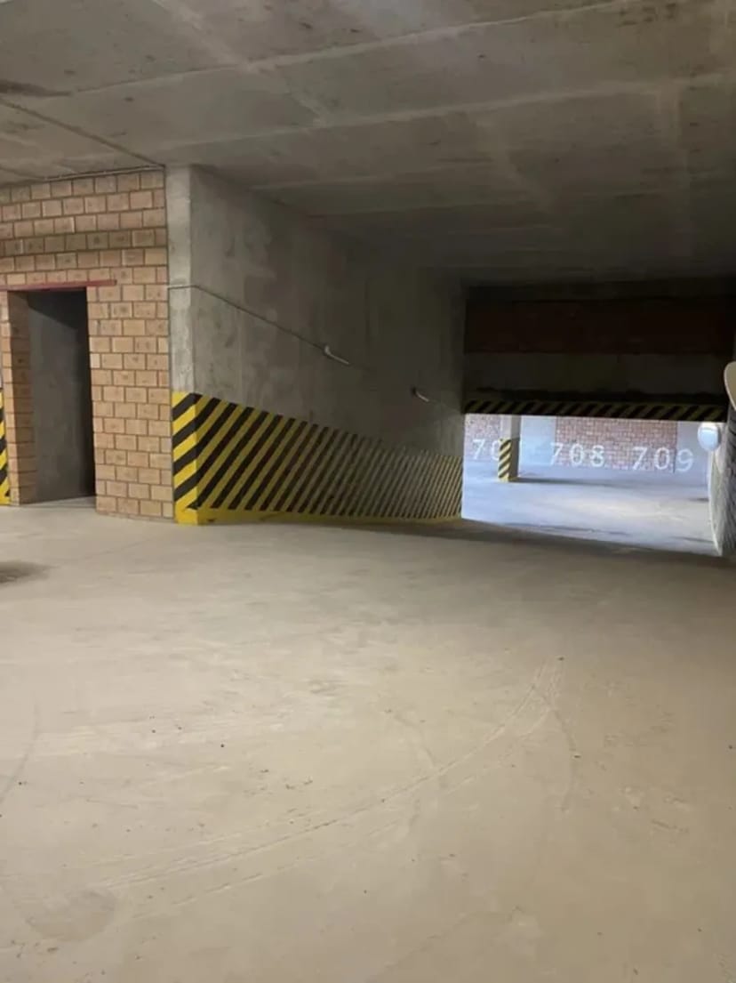 Місце для авто в Парус Сіті: зручний заїзд