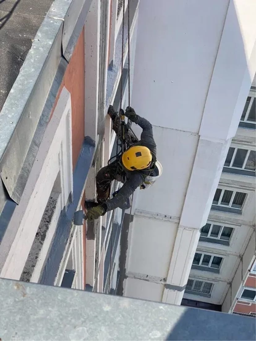 Висотні роботи, герметизація ремон швів, Усунення протікання на висоті