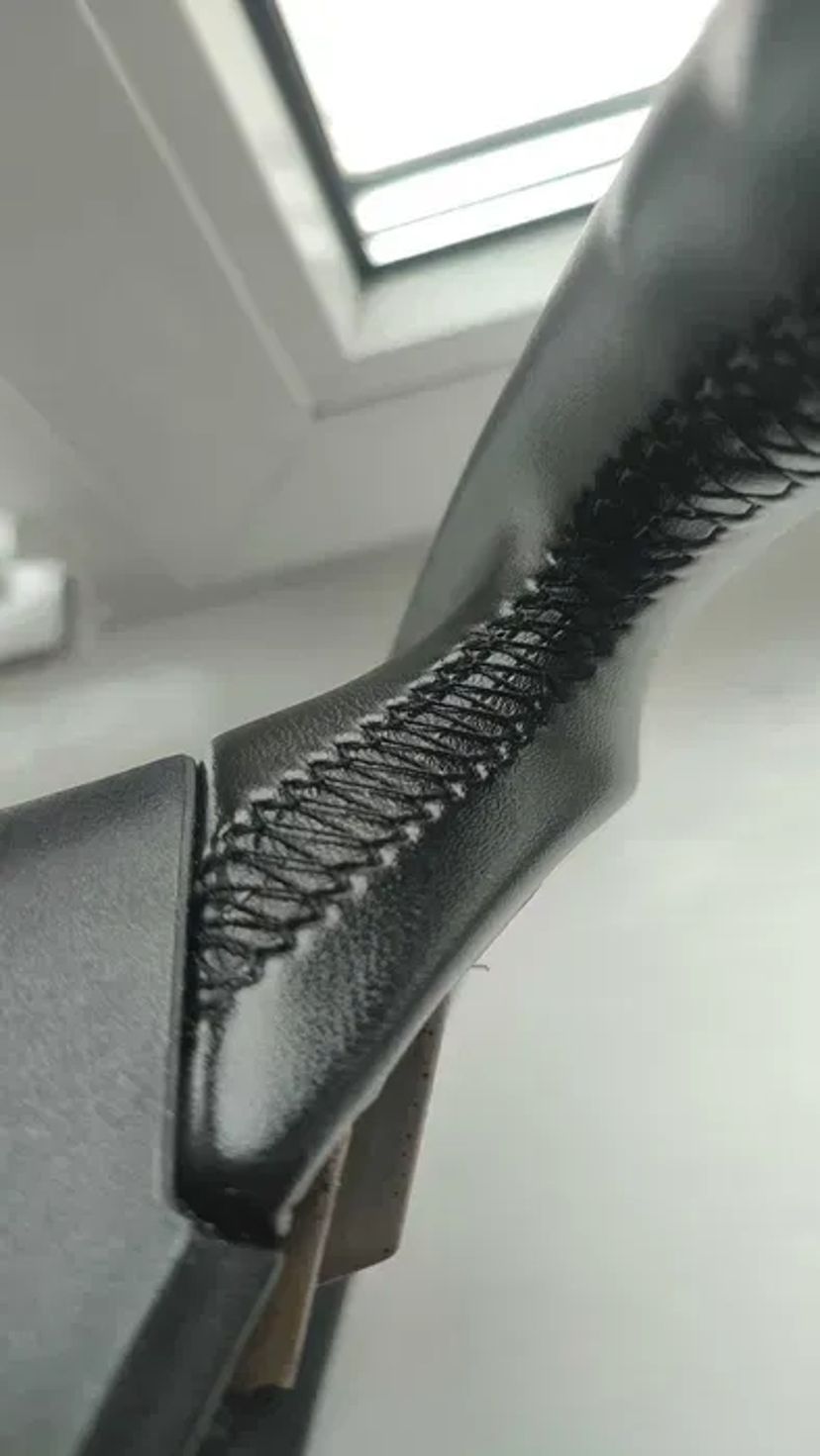 Перетяжка руля, ручки КПП, підлокітник