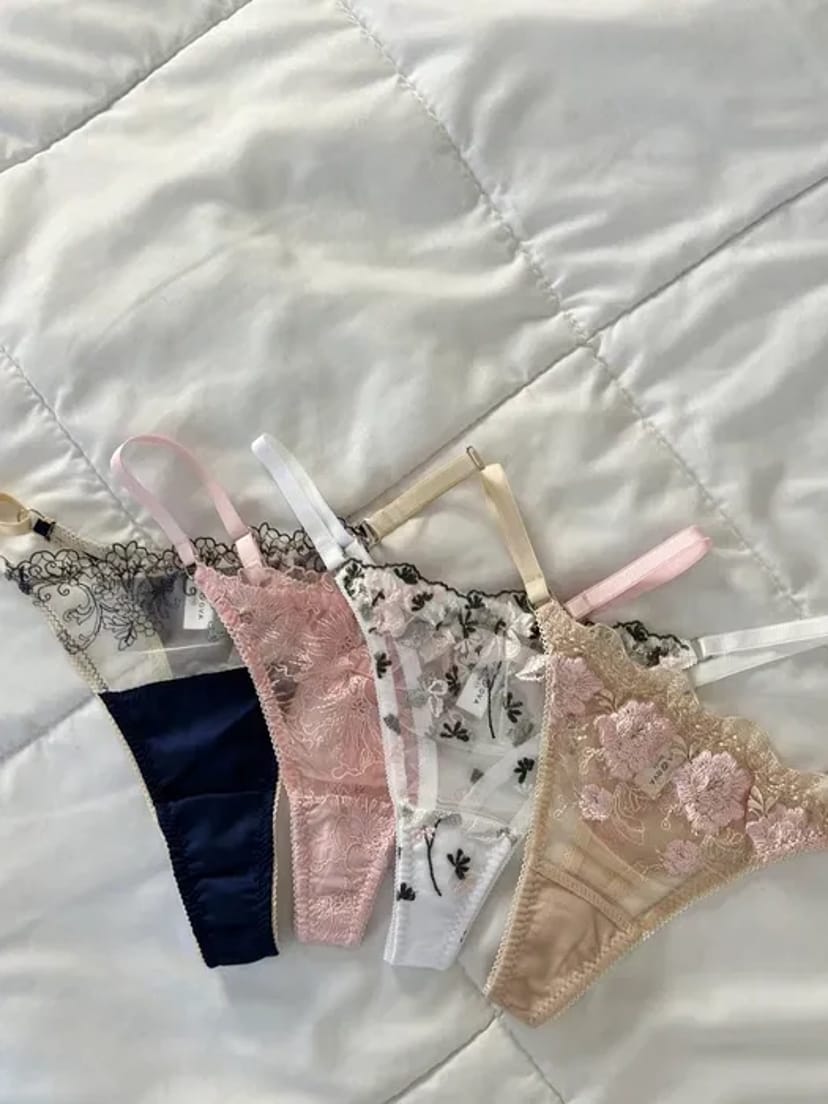 Пошиття і розробка білизни, одягу для дому, купальників та ін.