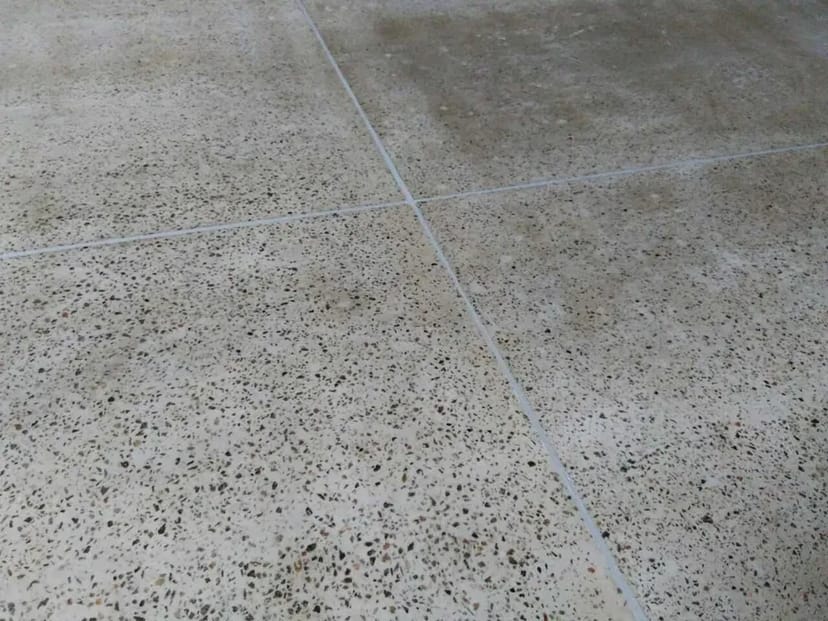 Промислові підлоги. Наливна підлога. Полімерні підлоги. Топінг.