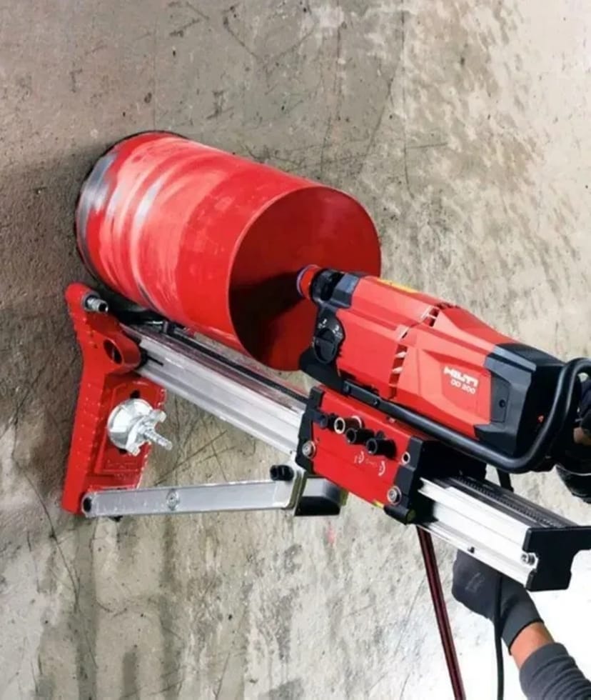 Алмазне буріння отворів. Алмазне свердління. Різання отвору.