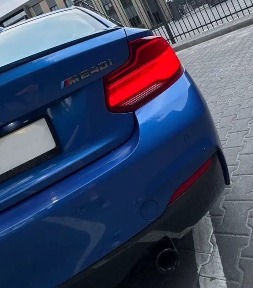 426 BMW 240i синяя для фотосессии съемки