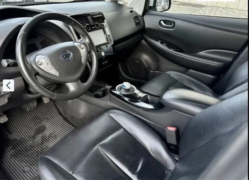   Авто Nisan Leaf