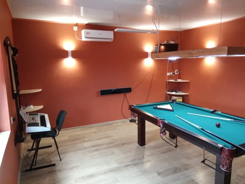 Гостьовий 2х поверховий будинок у Царичанці з сауной. каміном. білярдом