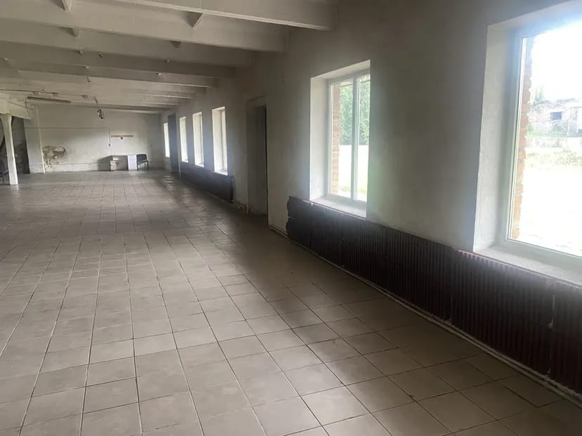 Виробниче Приміщення 700 м². Зручний Під'їзд, Власна Територія!