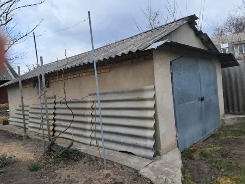 Просторий капітальний гараж з ямою