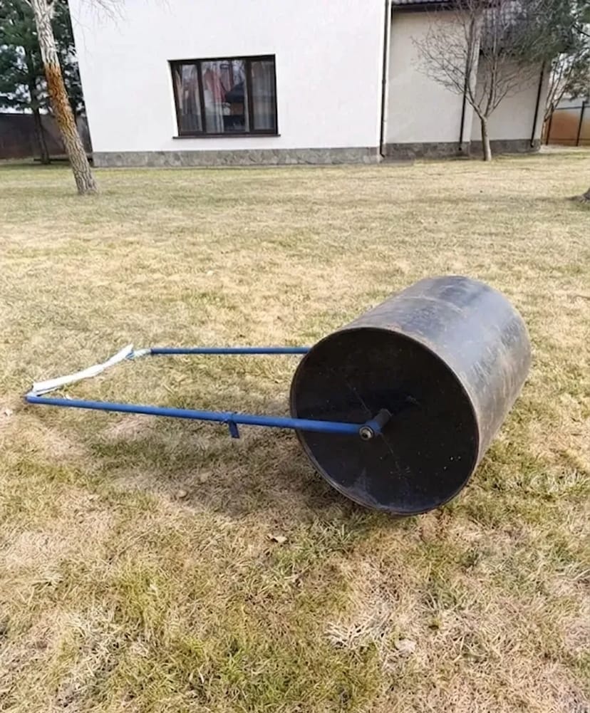 Ручний каток для газону і ущільнення ґрунту