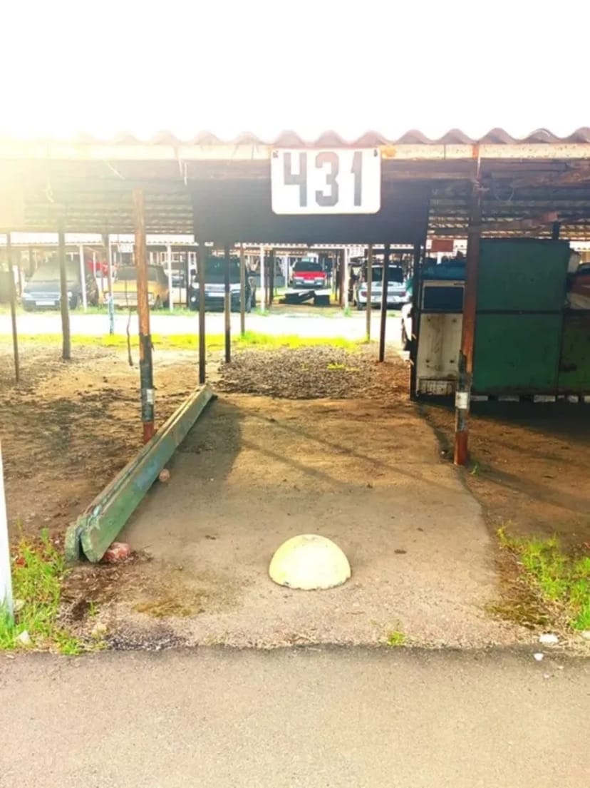 Місце на парковці з відеоспостереженням