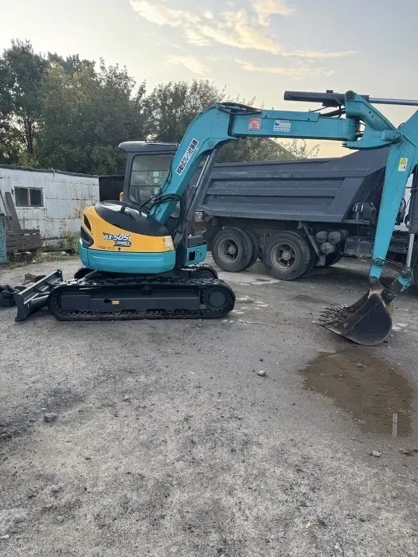 Надаємо послуги міні-екскаватора