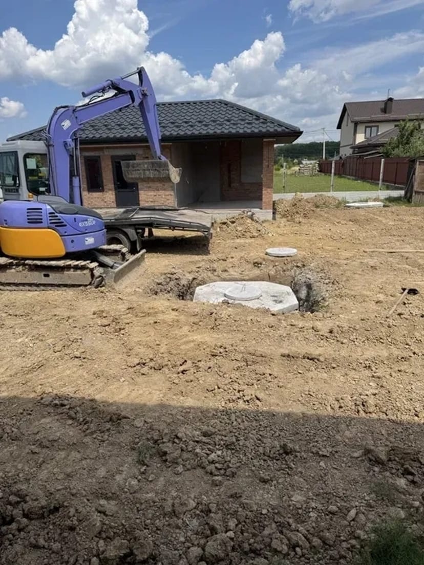 Надаємо послуги міні-екскаватора