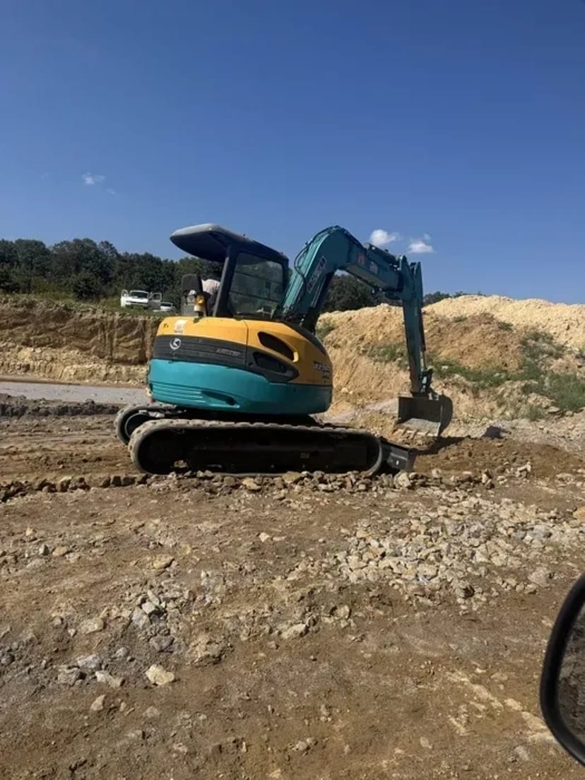 Надаємо послуги міні-екскаватора