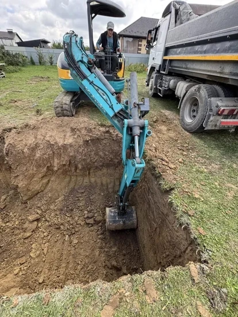 Надаємо послуги міні-екскаватора