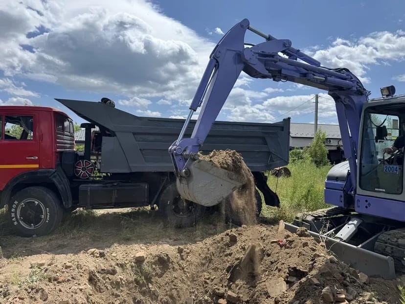Надаємо послуги міні-екскаватора