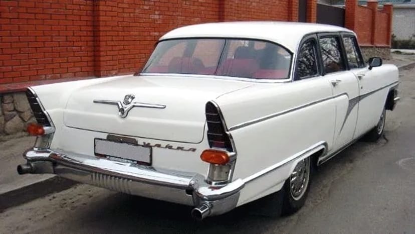 205 Ретро авто Chayka GAZ-13 біла на весілля в києві