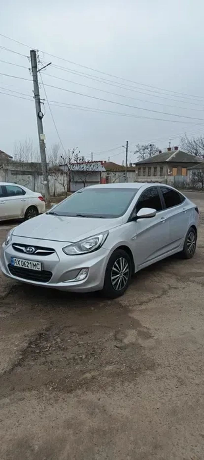 Авто Пежо 301 газ/бензин, Хендай Акцент газ/бензин, автомат.