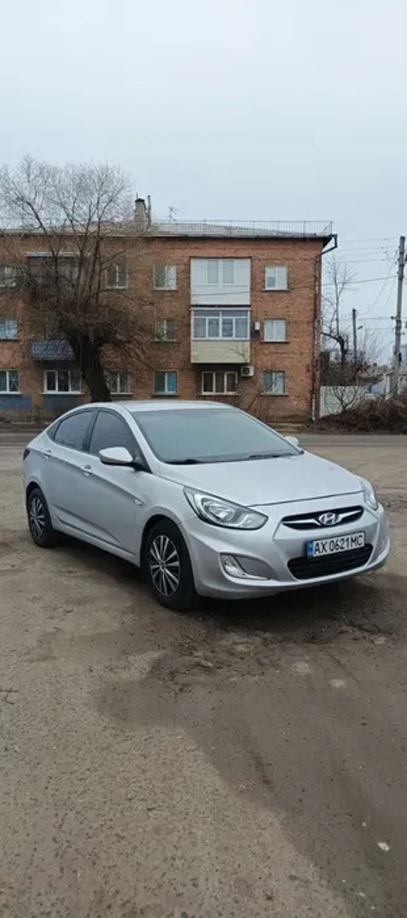 Авто Пежо 301 газ/бензин, Хендай Акцент газ/бензин, автомат.