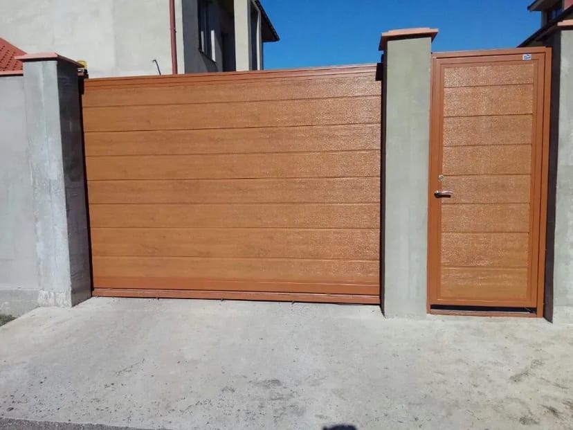 Ворота в'їзні: розпашні, ковані, ролети, ролетні, відкатні