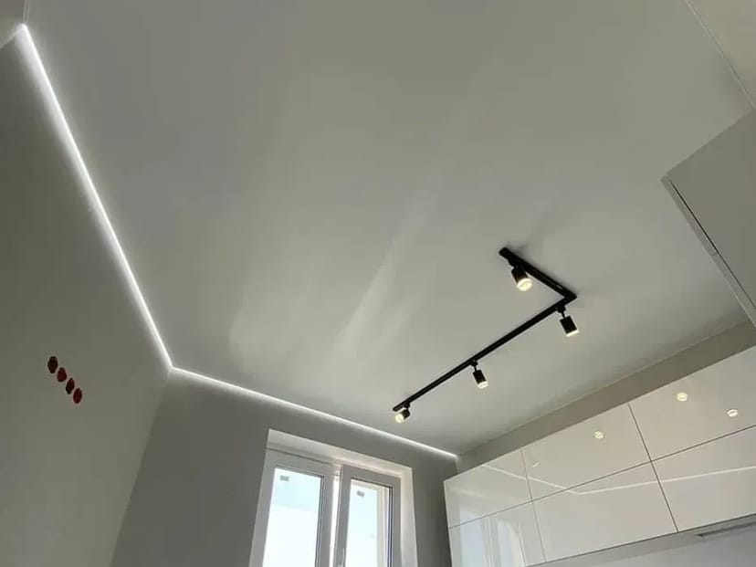 Натяжні стелі ( Натяжные потолки )