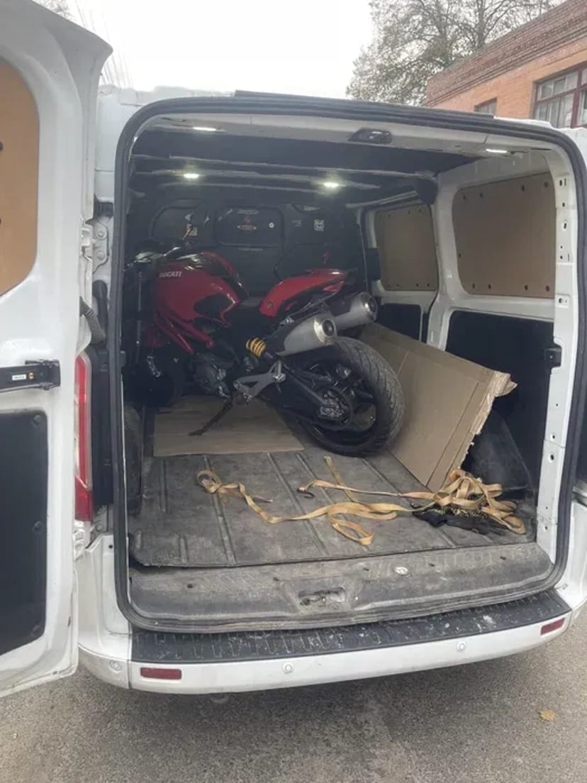 Вантажні перевезення. Вантажне таксі з Вантажниками