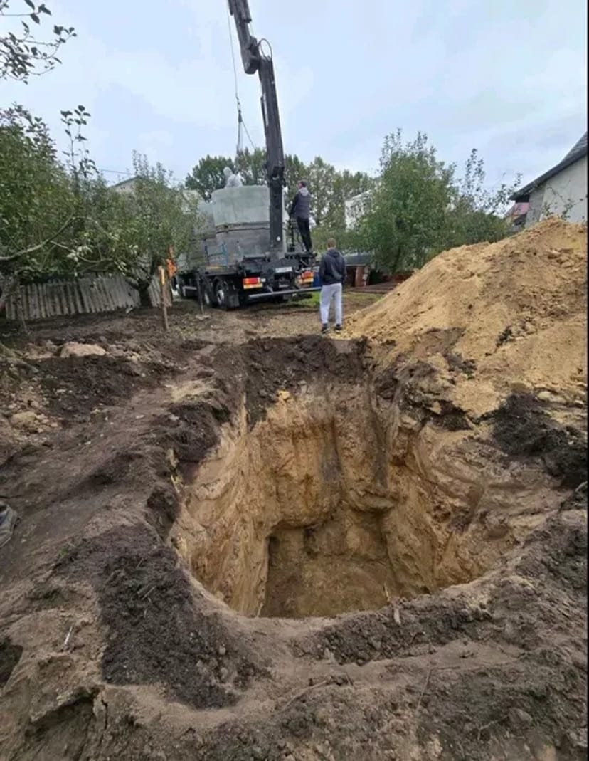 Каналізація в будинку. Копка септика, вигрібної ями с бетонних кілець.