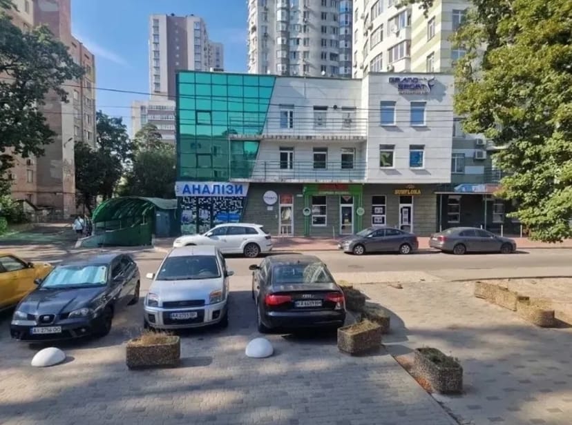 Фасадне приміщення 89 м2 в Святошинському районі
