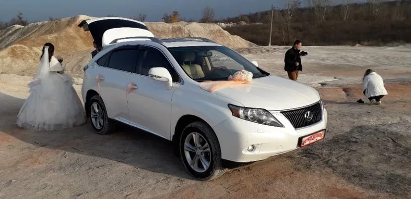 Авто, намиста, трансфер, авто на весілля, поїздки по Україні.