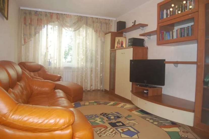 Квартира 3 кімнатна , біля метро «Героїв Днiпра»