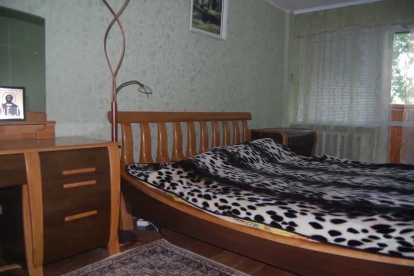 Квартира 3 кімнатна , біля метро «Героїв Днiпра»