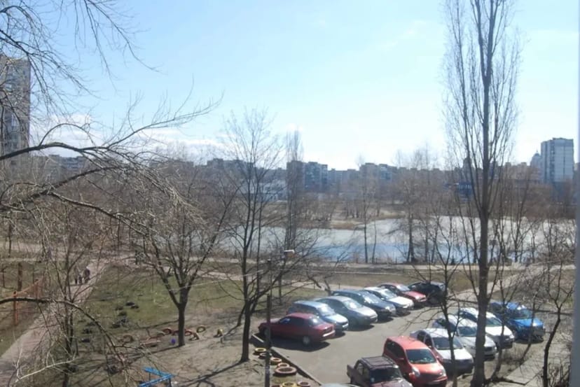 Квартира 3 кімнатна , біля метро «Героїв Днiпра»