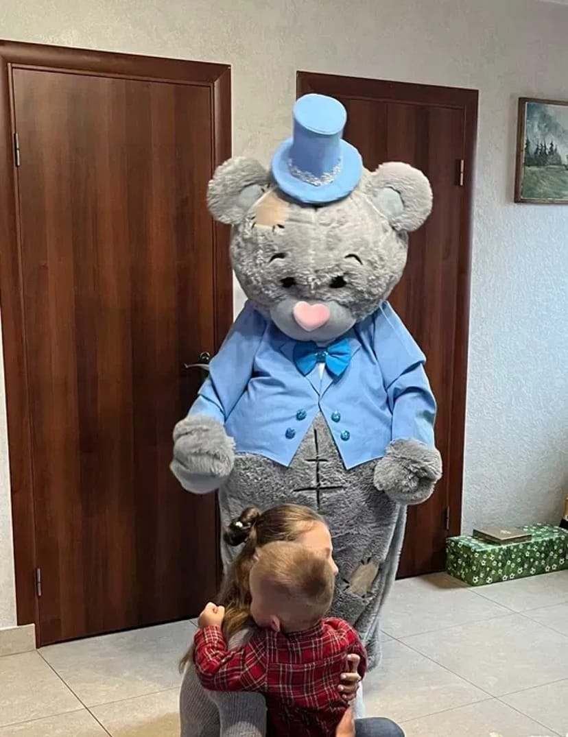 Ведмідь на привітання, ростові ляльки