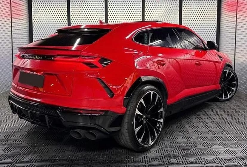 409 Lamborghini Urus без водія з водієм 