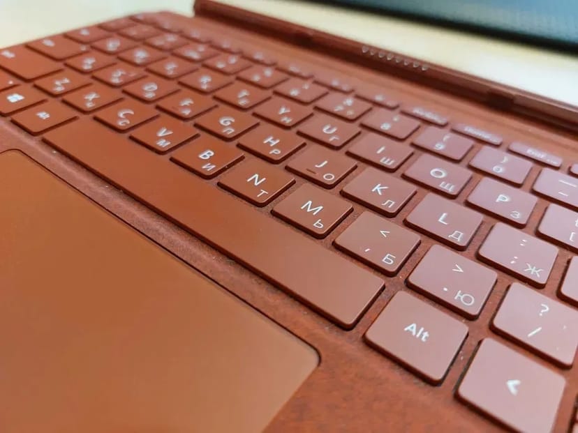 Гравировка клавиатур MacBook. Лазерная гравировка на клавиатуре Киев 400 грн.