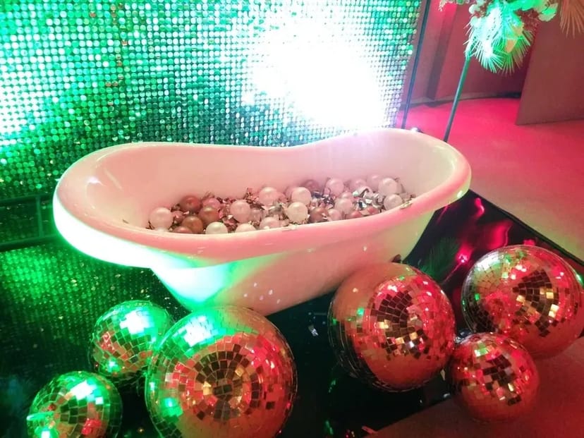 Ванна на левових ніжках