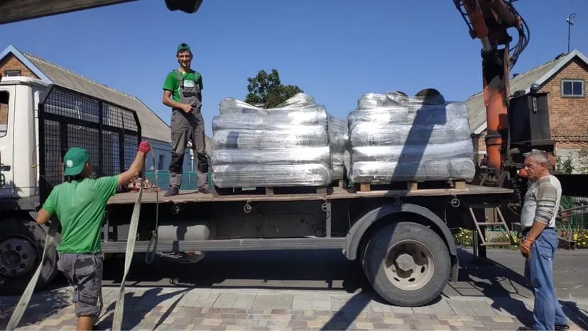 Послуги садівника обрізка дерев Газон Озеленення території