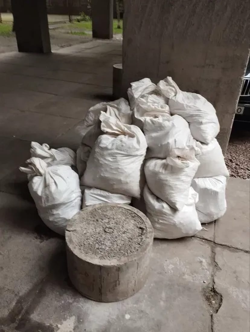 Вивіз сміття. Київ Лівий берег.