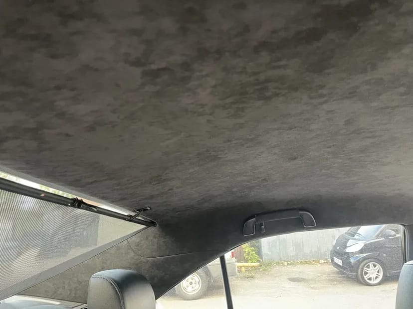 Якісна перетяжка стелі автомобіля
