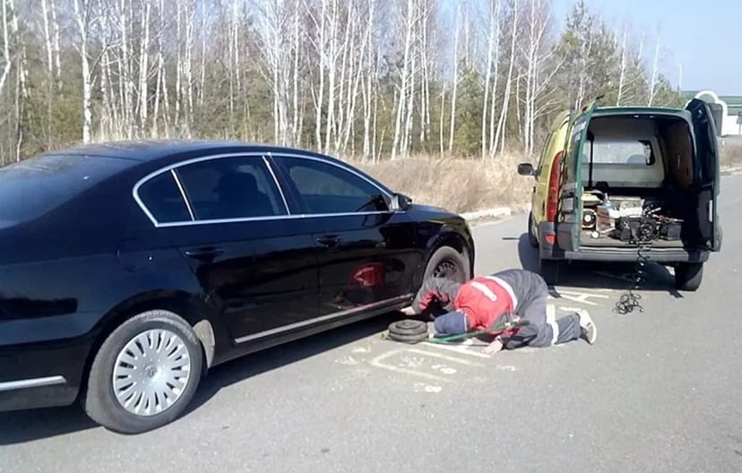 Швидка автодопомога на дорозі.